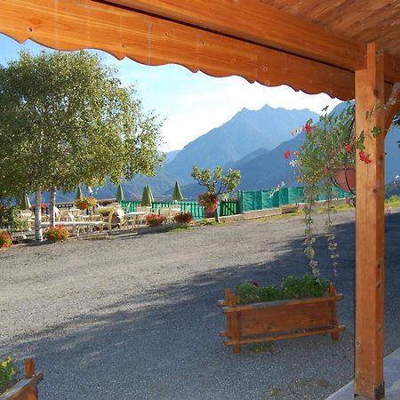 Au Bon Logis Hotell Risoul Exteriör bild