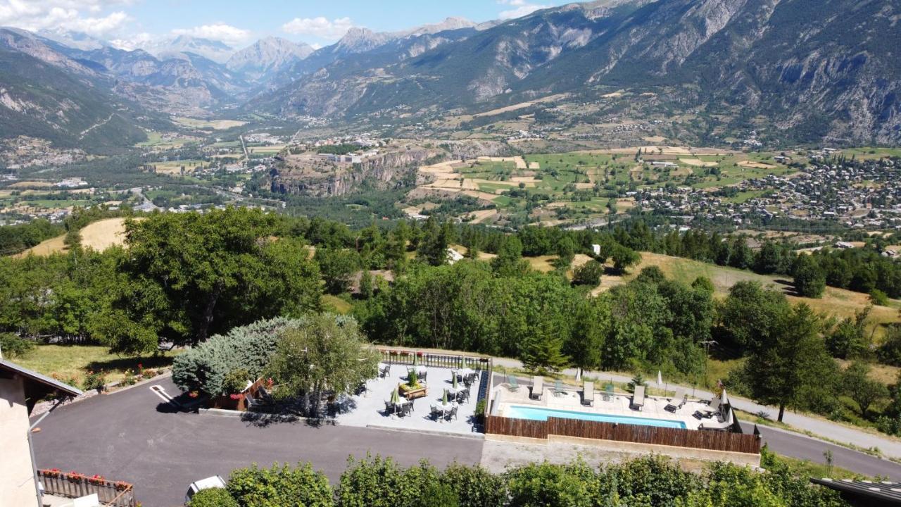 Au Bon Logis Hotell Risoul Exteriör bild