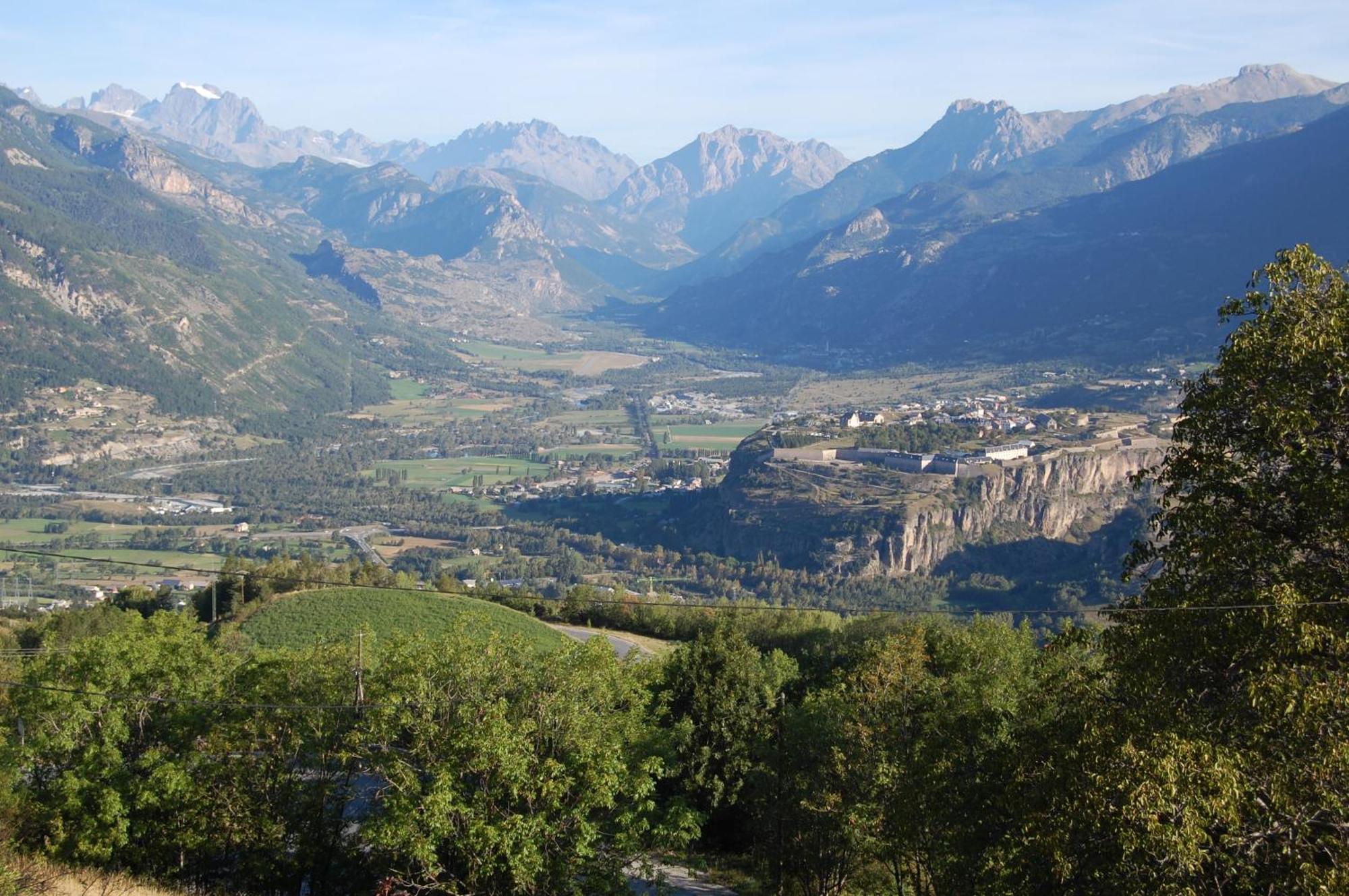 Au Bon Logis Hotell Risoul Exteriör bild