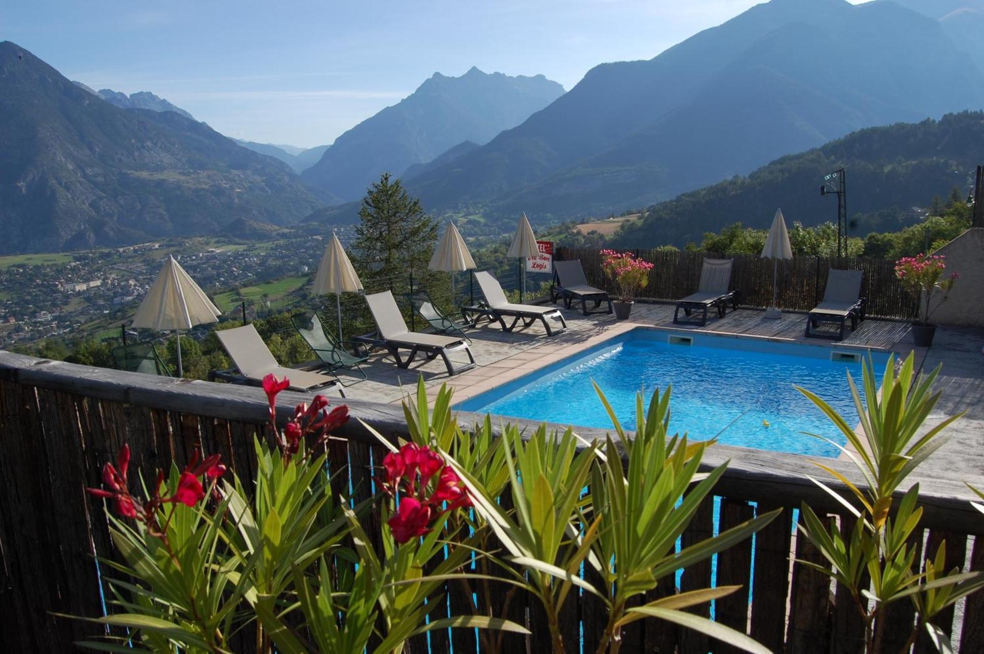 Au Bon Logis Hotell Risoul Exteriör bild