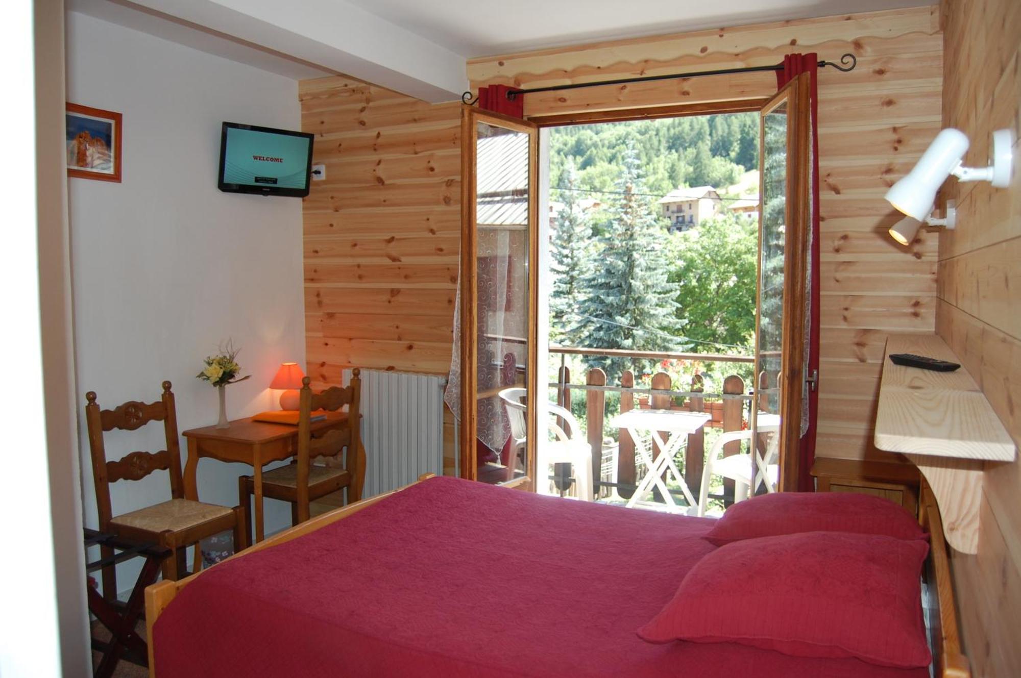 Au Bon Logis Hotell Risoul Exteriör bild