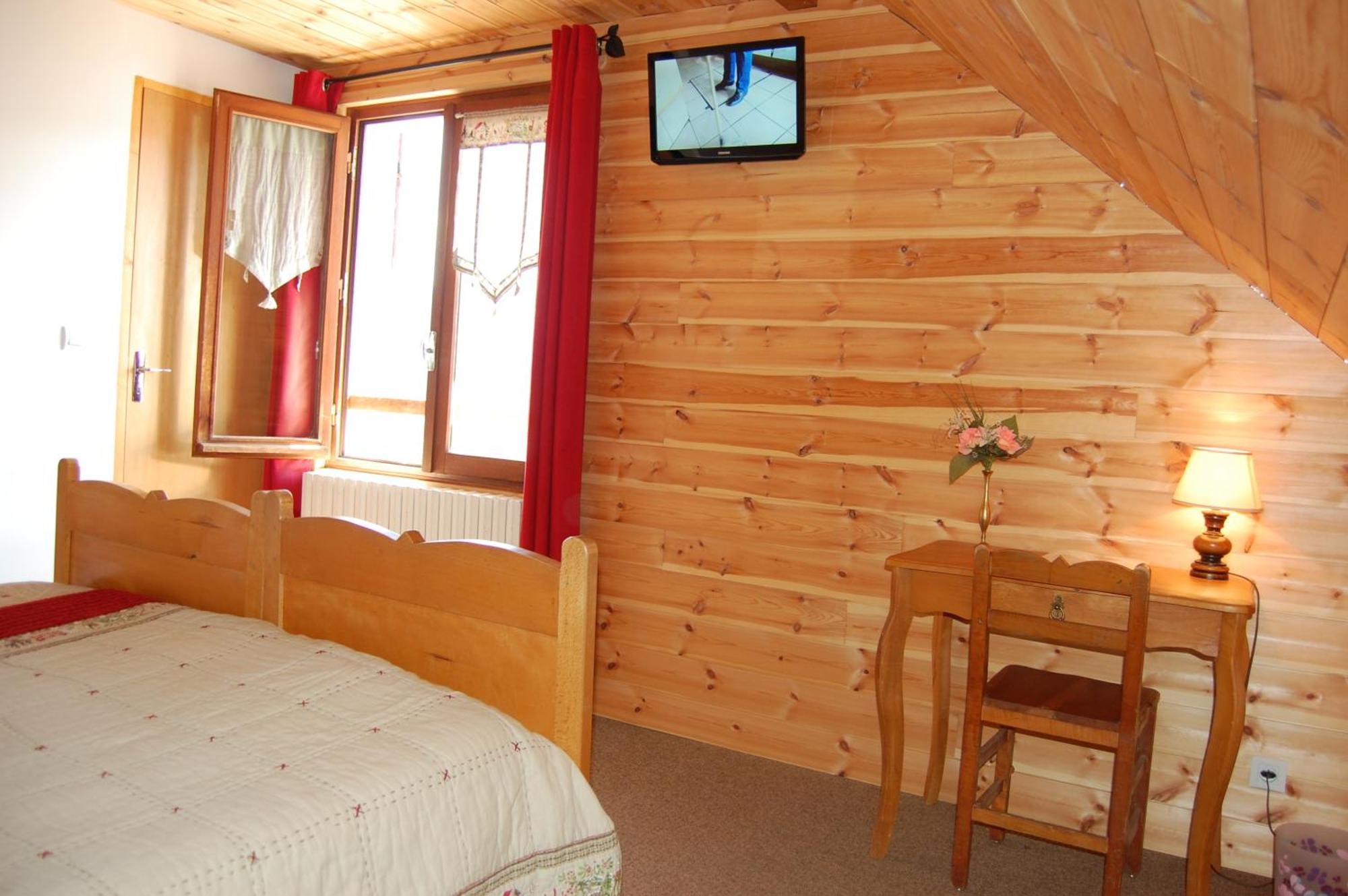 Au Bon Logis Hotell Risoul Exteriör bild