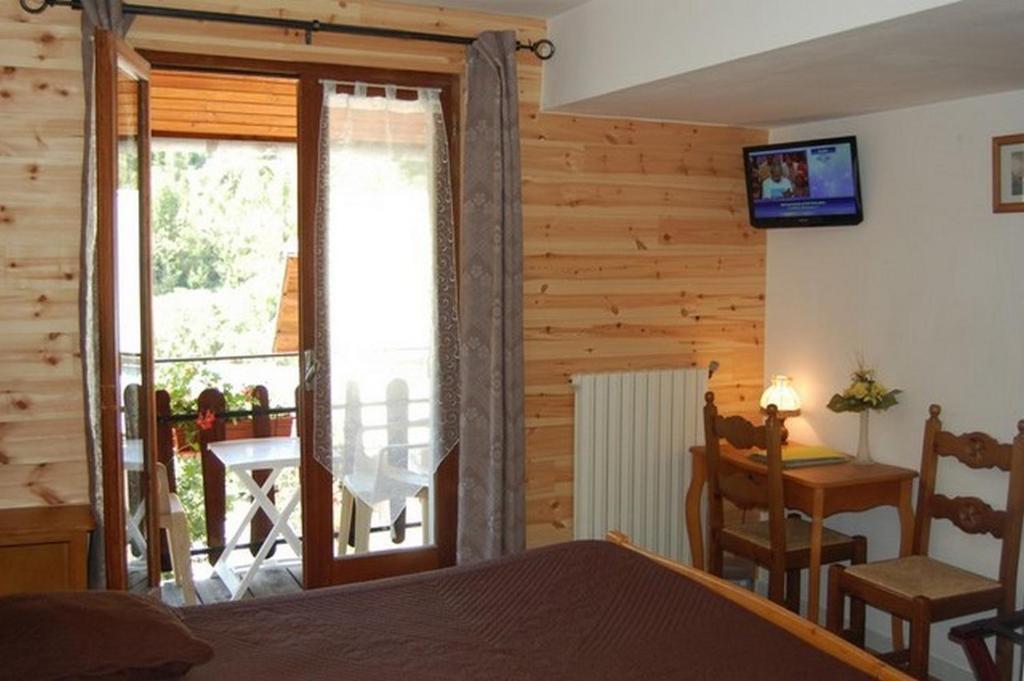 Au Bon Logis Hotell Risoul Exteriör bild