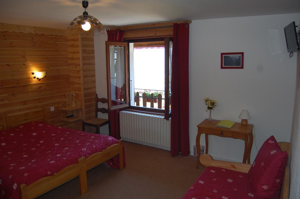 Au Bon Logis Hotell Risoul Exteriör bild